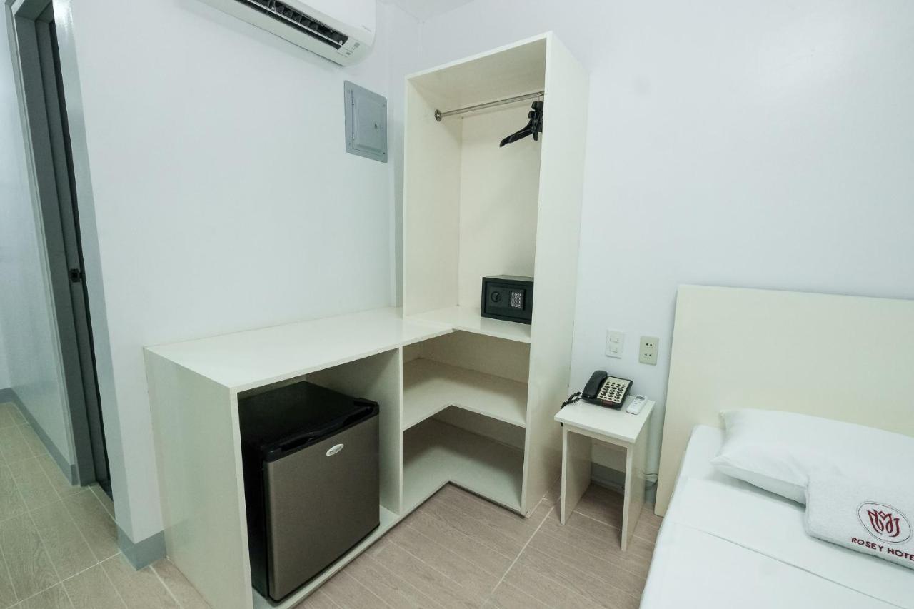 Rosey Hotel Cabanatuan City Екстериор снимка